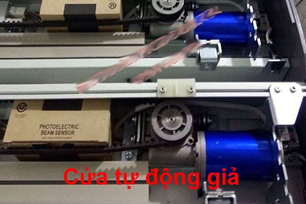 Cửa tự động Panasonic giả tại Việt Nam